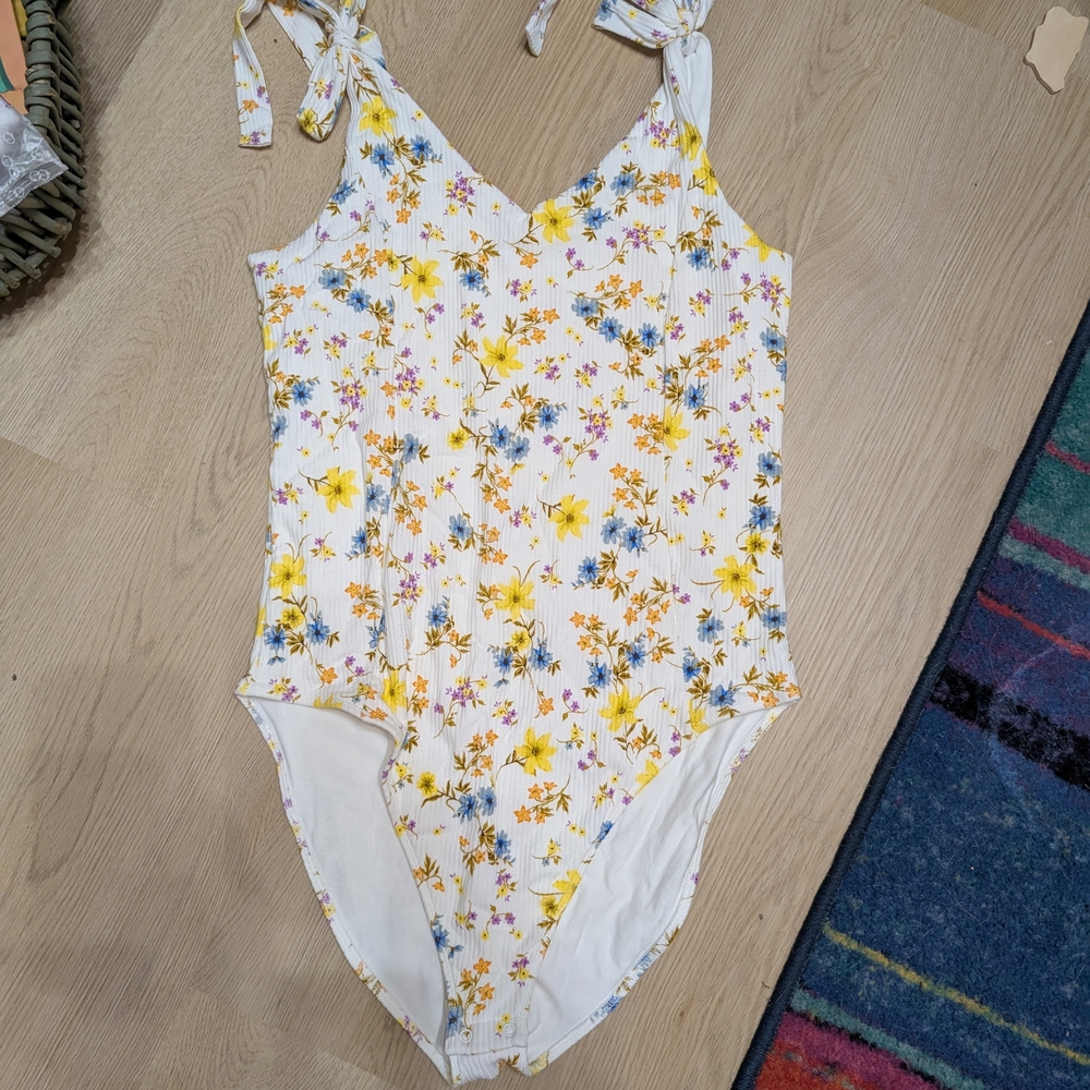 Old Navy White Floral Swimsuit